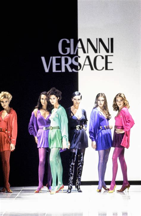 gianni versace tubino nero anni 90|gianni versace fall 1991.